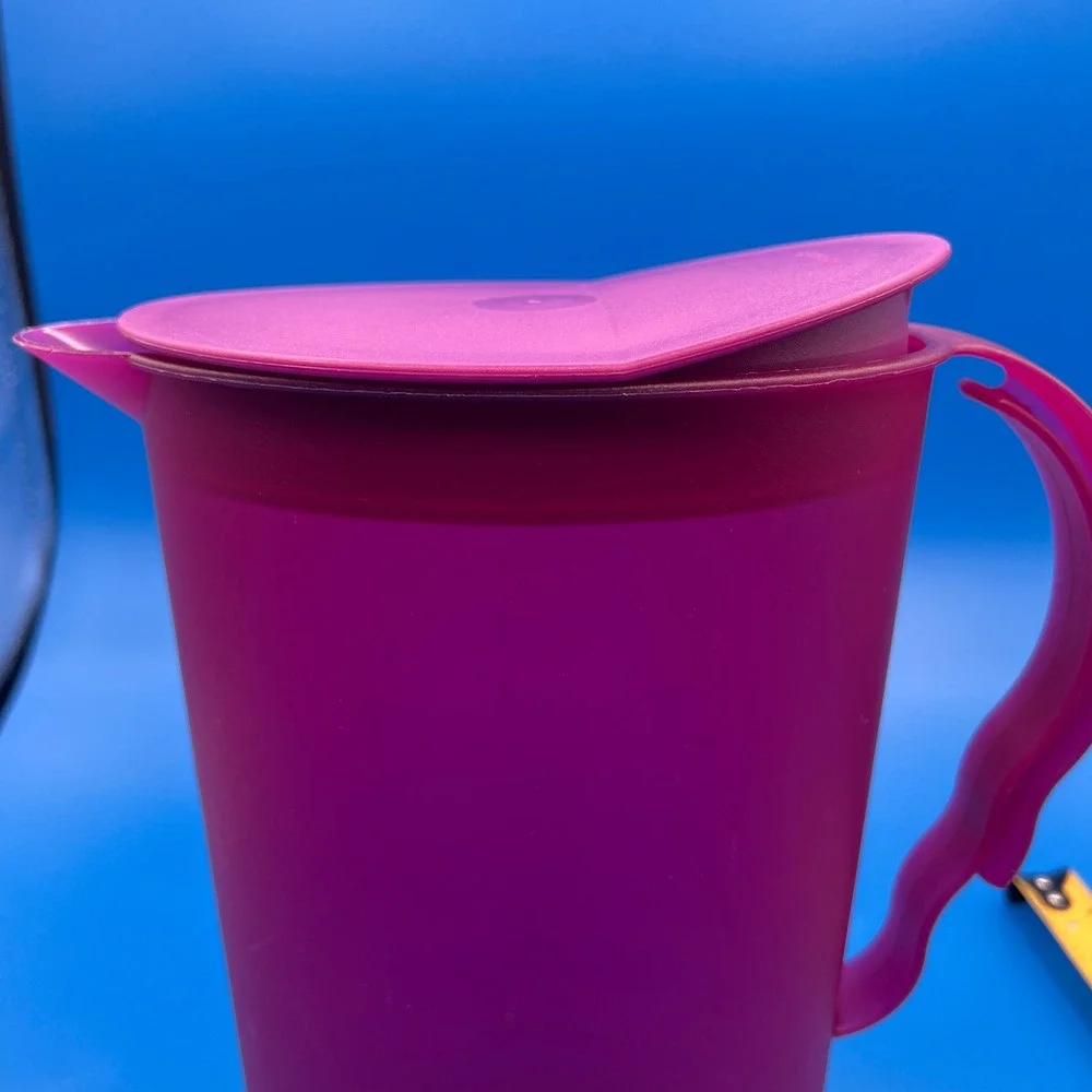 Tupperware Impressions 2 Qt Slim Refrigerator Pitcher Purple Pink Berry